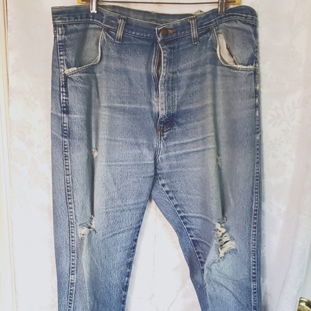 👖 RARE Distressed *EARNED* Jeans